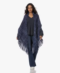 Manos Del Uruguay Merino Wolmix Poncho - Blauwtinten -Kleding Series Winkel 230801 8acfdbd5 a81c 4467 87a6 8ccac1de8a2a scaled