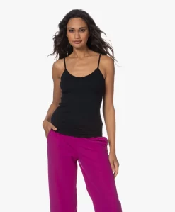 Majestic Filatures Superwashed V-Hals Spaghettitop - Marine -Kleding Series Winkel 230801 9577b089 5f14 40f3 8418 858a293ffd84 scaled