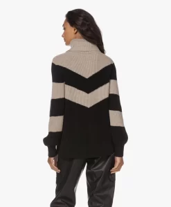 Repeat Intarsia Merino Coltrui - Zwart/Stone -Kleding Series Winkel 230801 d28ab6cc 48fc 450d 91ee e4754519c712 scaled