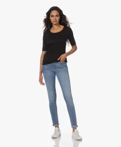 Denham Needle Free Move Stretch Skinny Jeans - Middenblauw -Kleding Series Winkel 230801 d976bac6 81a4 4584 b430 fe116c3d2c4e scaled