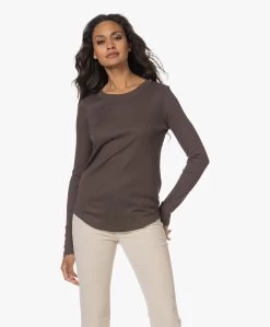 Neeve The Emily Rib Longsleeve - Intense Brown -Kleding Series Winkel 230802 349c56c8 ceba 44ff 9ce1 b189737c1810