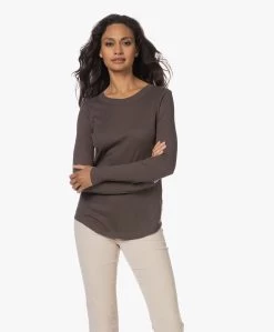 Neeve The Emily Rib Longsleeve - Intense Brown -Kleding Series Winkel 230802 6b63a0b6 0a06 4613 ad6f 2e35409d33e3