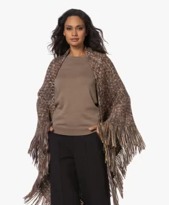 Manos Del Uruguay Merino Wolmix Poncho - Roze/Bruin/Grijs 23 Manos Del Uruguay Merino Wolmix Poncho - Roze/Bruin/Grijs -Kleding Series Winkel 230802 e0137c14 5d9c 4607 bc55 4578d438f494 scaled