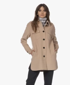 Repeat Wolmix Shacket - Light Camel -Kleding Series Winkel 230803 34b6ce35 ac9f 448b 8972 b63d467ded43 scaled