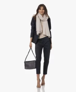 Repeat Oversized Bio Cashmere Sjaal - Zand -Kleding Series Winkel 230803 b483c3ee 3afd 48a7 8adf 77531b5f1071 scaled