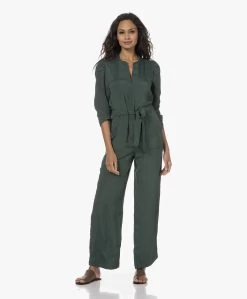 By-Bar Vida Seersucker Satijnen Jumpsuit - Pine Forest -Kleding Series Winkel 230808 50dba7fc 5053 45aa a148 7c302475c62e