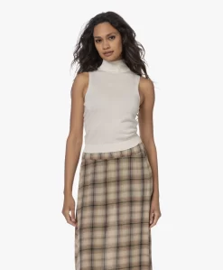 Drykorn Loti Naadloze Wollen Coltop - Off-White -Kleding Series Winkel 230808 6281d951 c822 403a 8ac2 f4747e2a5042 scaled