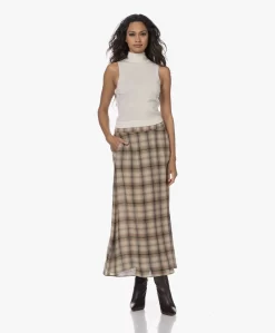 Drykorn Loti Naadloze Wollen Coltop - Off-White -Kleding Series Winkel 230808 a99e15be 76b8 459d b8cb d03ddb5fb309 scaled