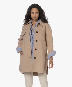 Repeat Wolmix Shacket - Light Camel -Kleding Series Winkel 230808 bfc465a7 0a8e 46bc af07 7a6ec8aaa389 scaled