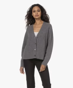 Repeat Cashmere Vest Met Knoopsluiting - Medium Grijs -Kleding Series Winkel 230808 f0122bb1 a01b 4855 8a0b fd570a24f6d5 scaled