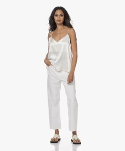 By Dariia Day Mulberry Zijden Camisole - Powder White -Kleding Series Winkel 230809 0741ad43 cb57 4e42 8ca1 6227661e95a7 scaled
