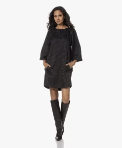 By-Bar Sadie Jaquard Jurk Met Flared Mouwen - Zwart -Kleding Series Winkel 230809 4b61b7ac f3cb 4004 be1b 708ee8ef6b20 scaled