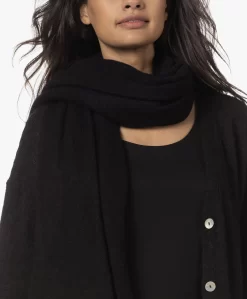 Repeat Oversized Bio Cashmere Sjaal - Zwart 19 Repeat Oversized Bio Cashmere Sjaal - Zwart -Kleding Series Winkel 230809 68a81c5e 7ea8 448d 8a3e 782ca24a1d94 scaled
