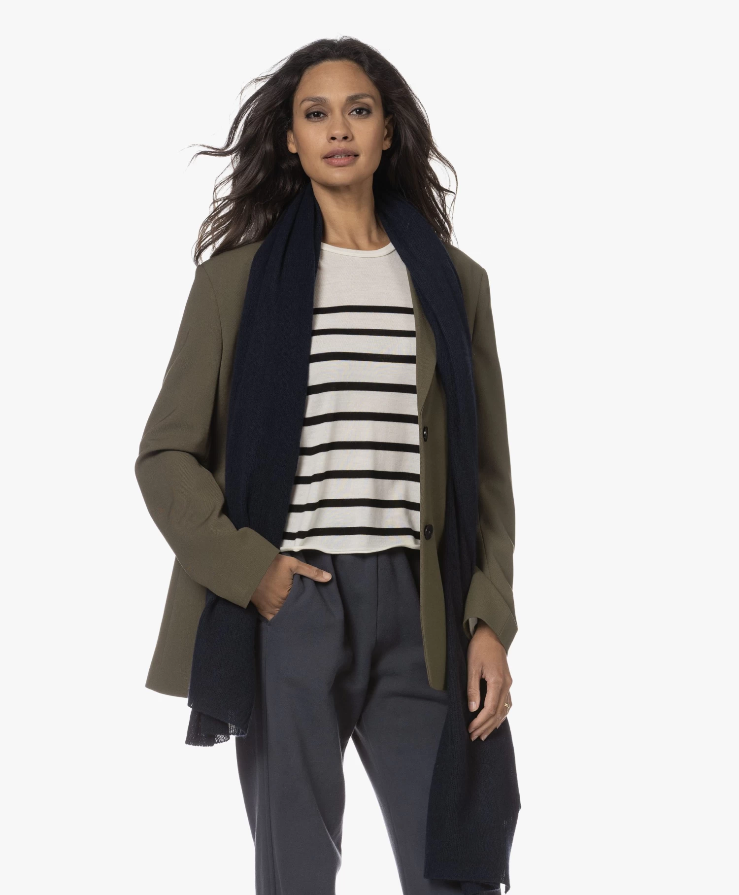 Repeat Oversized Bio Cashmere Sjaal - Navy 11 Repeat Oversized Bio Cashmere Sjaal - Navy - Afbeelding 11