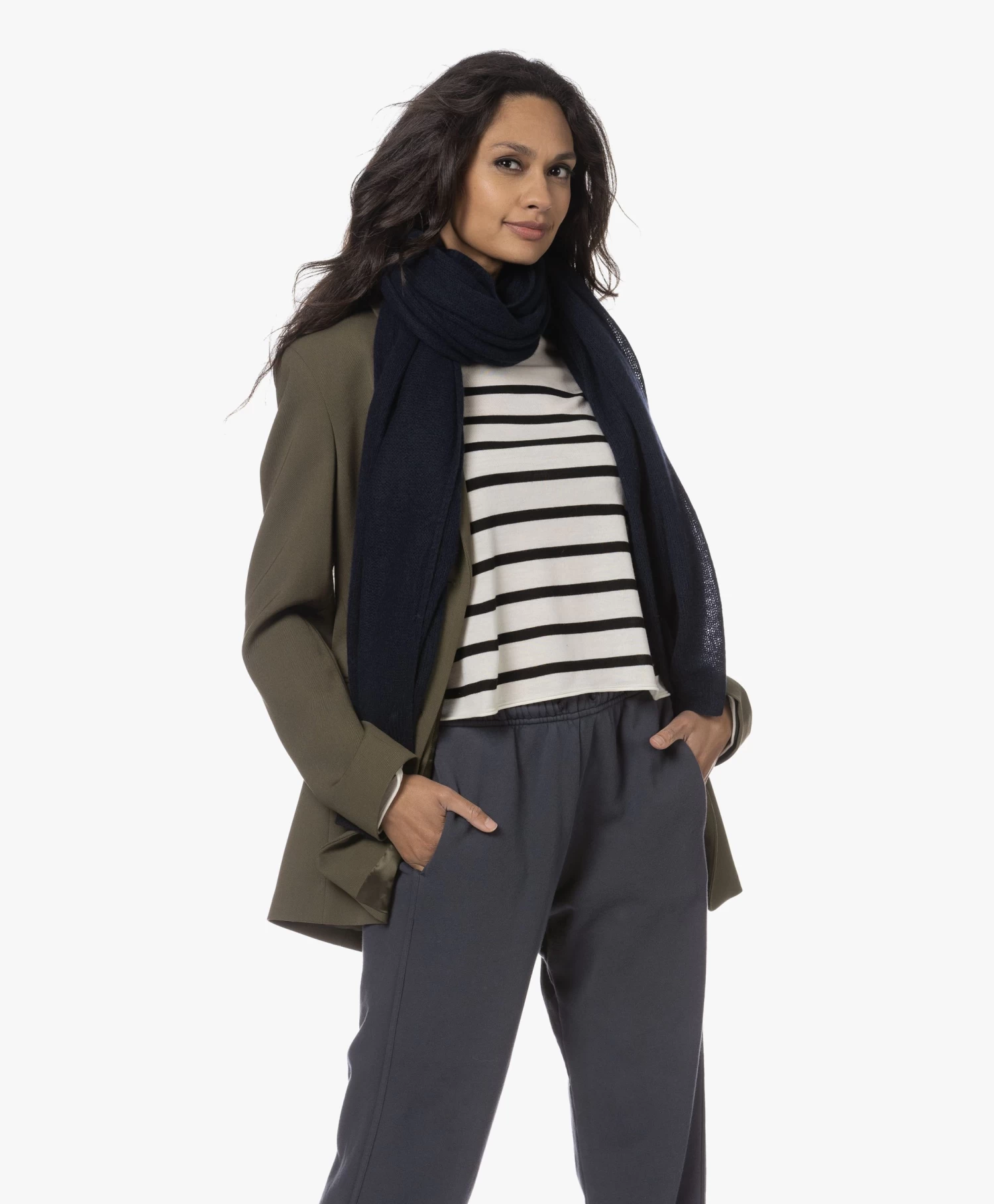 Repeat Oversized Bio Cashmere Sjaal - Navy 1 Repeat Oversized Bio Cashmere Sjaal - Navy