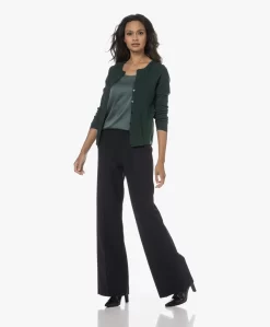 Repeat Mouwloze Stretch-Zijden Top - Kelp -Kleding Series Winkel 230810 0856225b 86c1 47e0 ac3a f64ff6b4d0c0 scaled