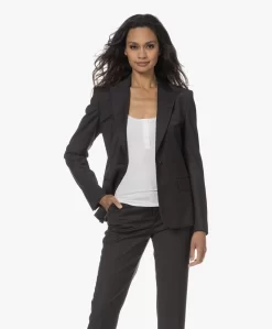 Filippa K Sasha Cool Wool Blazer - Antraciet Mêlee 20 Filippa K Sasha Cool Wool Blazer - Antraciet Mêlee -Kleding Series Winkel 230810 109f7fd8 c175 4ad8 a4fa 18449db709bf scaled