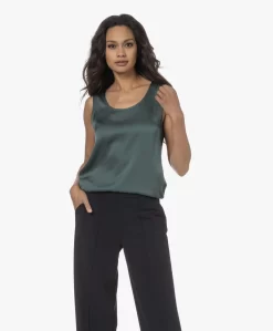 Repeat Mouwloze Stretch-Zijden Top - Kelp -Kleding Series Winkel 230810 318f0d40 c33a 4877 aec2 b06c80c829a8 scaled