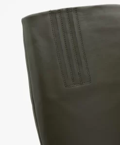 Alias Mae Boston Hoge Leren Laarzen Met Naaldhak - Olijf -Kleding Series Winkel 347ccccf b58d 415a 80e4 eb000a27dbbd 01 scaled