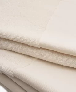 Viveh Bio-Katoenen Monogram Logo Handdoek - Coconut Milk -Kleding Series Winkel 416937e6 ef8b 4a8b 9959 214e0dc452f1 25 scaled