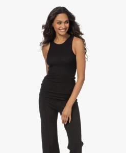 Love Stories Bella Viscose Jersey Tanktop - Zwart -Kleding Series Winkel 55a1a838 4d1a 44fd a75d a15ea0a7ead4 186 scaled