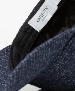 Varsity Headwear Alpacamix Bouclé Geruite Pet - Donkerblauw/Wit -Kleding Series Winkel 5e24e5b6 3d7a 4c31 b9dd 1a700b73ba6c scaled