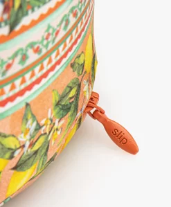 Slip™ Jet Setter Zijden Print Reiskussen - Portofino -Kleding Series Winkel 606b216a a8a7 4b32 8cd0 b16b03ac3c48 01 scaled