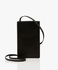 By Malene Birger Aya Leren Telefoontasje - Zwart -Kleding Series Winkel 69fc8265 4e65 46e5 be4a e4bd11eaf320 04 scaled