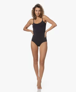 Wolford Naadloze Cropped Camisole - Zwart 18 Wolford Naadloze Cropped Camisole - Zwart -Kleding Series Winkel 78c27d89 923f 4404 ac9d 0d2950c80a6d 217 scaled