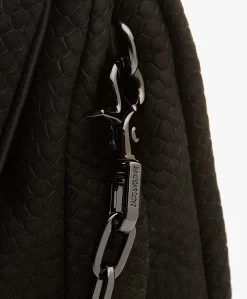 Zadig & Voltaire Rocky Soft Savage Leren Schoudertas - Zwart 15 Zadig & Voltaire Rocky Soft Savage Leren Schoudertas - Zwart -Kleding Series Winkel 7c708a26 b91b 4986 afc1 825c0456b79f 02 scaled