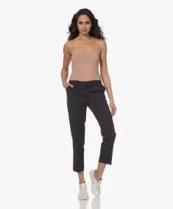 Filippa K Luisa Cropped Cool Wool Pantalon - Donker Navy -Kleding Series Winkel 7d038f5b 0350 4883 b7d3 74638c6cb4b6 979 scaled