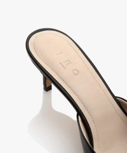 Iro Kaia Queenie Mules Met Metalen Punt - Zwart -Kleding Series Winkel 7d17619a 2f51 45c9 8c9e 06a93be2b46c 180 scaled