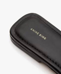 Anine Bing Ria Monogram Print Slip-In Sandalen - Zwart -Kleding Series Winkel 7e25b3be b399 4c00 bcb3 153bc8c5b344 01 scaled