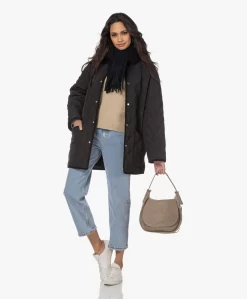 Filippa K Cashmere Blend Sjaal - Navy -Kleding Series Winkel 85813 85816 34104 85808 44259 84472 COMBI 75096.CR3 1c7619ba 76c8 427e ae20 70b730837272 scaled