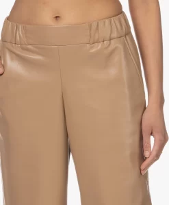 Anine Bing Koa Faux Leren Loose-Fit Broek - Butterscotch -Kleding Series Winkel 86790 34104 75699.CR3 d83cc246 985f 4c17 ae95 cd8167ca8192 scaled