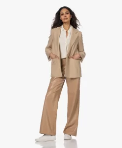 Anine Bing Koa Faux Leren Loose-Fit Broek - Butterscotch -Kleding Series Winkel 86790 85080 34104 83481 75840.CR3 5b730cc1 d4f8 4435 956e acde5a4179a6 scaled