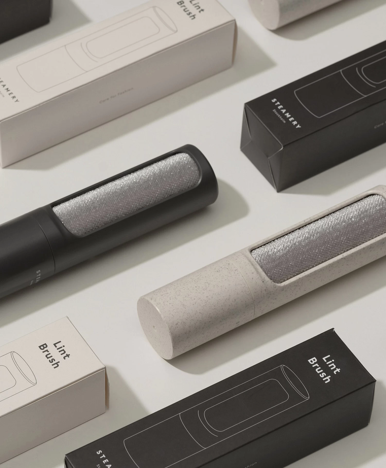 Steamery Herbruikbare Kledingborstel - Donkergrijs 3 Steamery Herbruikbare Kledingborstel - Donkergrijs - Afbeelding 3