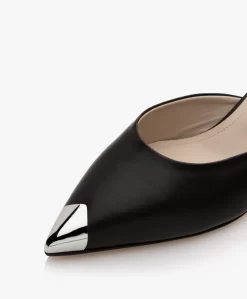 Iro Kaia Queenie Mules Met Metalen Punt - Zwart -Kleding Series Winkel 89bf4e42 5782 4de7 a27f 1a263645d814 181 scaled