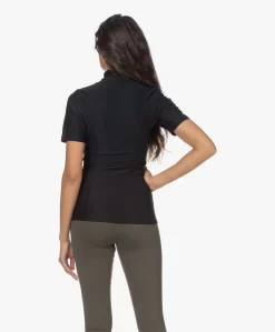 Deblon Sports Rosy Bee T-Shirt Met Rits - Zwart -Kleding Series Winkel 91a9061f 3b82 4ae0 ba03 9ca25a3368da 110 scaled