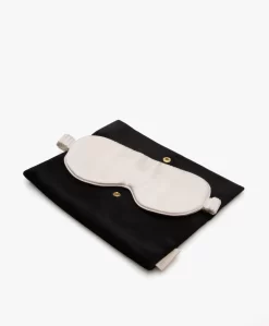 By Dariia Day Zijden Travel Set Met Luxfill Kussen - Powder White -Kleding Series Winkel 97d8711c e702 4a7c ae1b 180ff7aab826 01 scaled