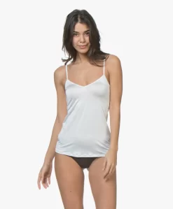 Hanro Satin Deluxe Spaghetti Top - Off-White -Kleding Series Winkel HANRO Satin Deluxe Spaghetti Top Off white 27 scaled