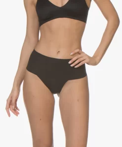 Spanx® Undie-Tectable String - Zwart -Kleding Series Winkel SPANX Undie Tectable String Zwart 03 scaled
