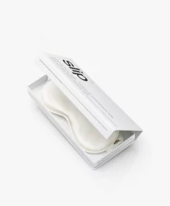 Slip™ Mulberry Zijden Slaapmasker - Off-White -Kleding Series Winkel a6cfcb8c 5330 471e 8b7f 58a38cb71bc6 scaled