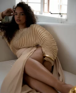 Viveh Lolite Satijnen Plissé Blouse - Warm Sand -Kleding Series Winkel c0c5334c f365 41d6 acf6 0da9aacaec6b 183 scaled