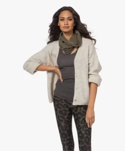 Extreme Cashmere N°180 Multifunctioneel Accessoire - Laurier -Kleding Series Winkel cb6fabb1 f051 4fb8 a63a 426aceb39196 214 scaled