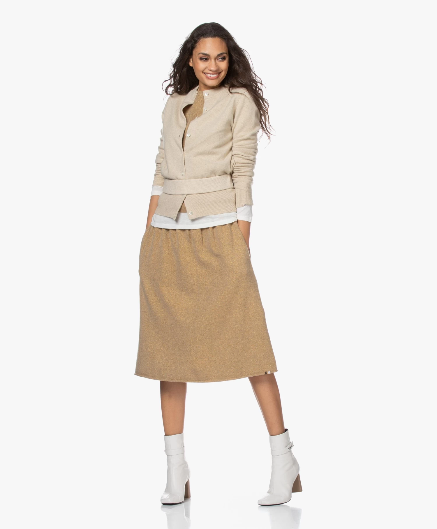 Extreme Cashmere N°132 Fijn Gebreide Elastische Cashmere Tailleriem - Latte 9 Extreme Cashmere N°132 Fijn Gebreide Elastische Cashmere Tailleriem - Latte - Afbeelding 9