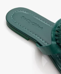 See By Chloé Hana Leren Slippers - Medium Groen -Kleding Series Winkel f88cd305 4758 46e4 ae80 c40c772fbb4a 144 scaled